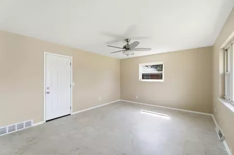 Living - 8929 Cavalier Dr, Cincinnati, OH 45231 photo 5 of 5