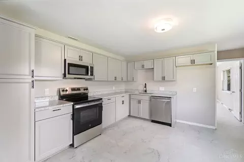 Kitchen - 8929 Cavalier Dr, Cincinnati, OH 45231 photo 1 of 4