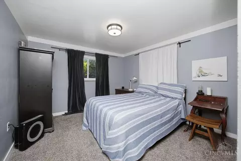 Bedroom - 4576 Hunt Rd, Blue Ash, OH 45242 photo 2 of 5