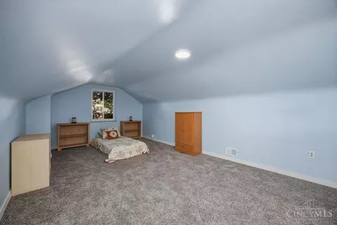 Bedroom - 4576 Hunt Rd, Blue Ash, OH 45242 photo 4 of 5
