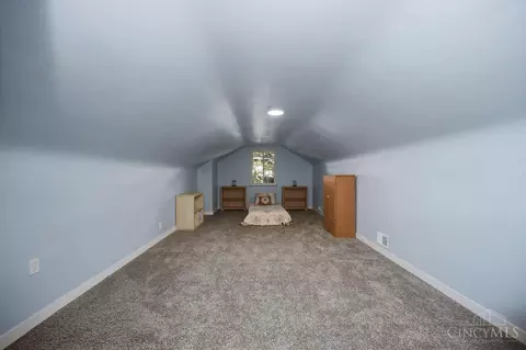 Bedroom - 4576 Hunt Rd, Blue Ash, OH 45242 photo 3 of 5