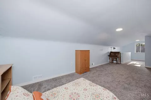 Bedroom - 4576 Hunt Rd, Blue Ash, OH 45242 photo 5 of 5
