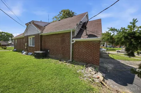 Exterior - 7300 Brookcrest Dr, Cincinnati, OH 45237 photo 8 of 9