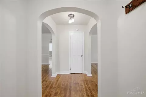 Entry Way - 7300 Brookcrest Dr, Cincinnati, OH 45237 photo 2 of 5