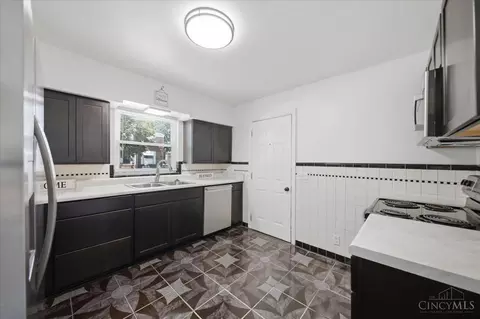Kitchen - 7300 Brookcrest Dr, Cincinnati, OH 45237 photo 1 of 3