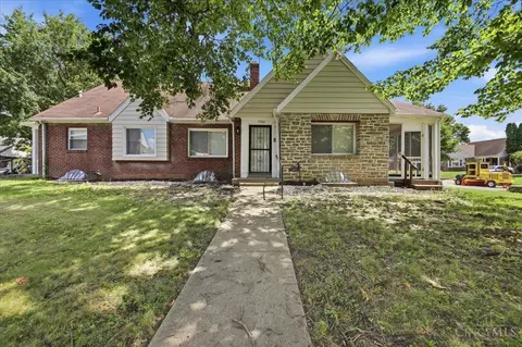 Exterior - 7300 Brookcrest Dr, Cincinnati, OH 45237 photo 3 of 9