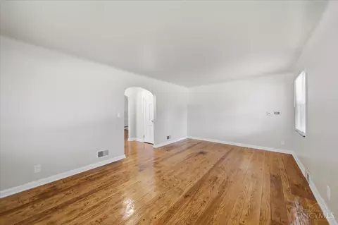 Living - 7300 Brookcrest Dr, Cincinnati, OH 45237 photo 1 of 5
