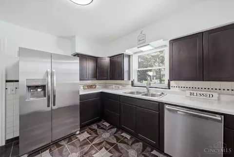 Kitchen - 7300 Brookcrest Dr, Cincinnati, OH 45237 photo 2 of 3