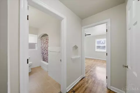 Entry Way - 7300 Brookcrest Dr, Cincinnati, OH 45237 photo 4 of 5