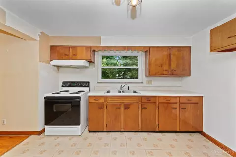 Kitchen - 812 Diane Dr, Cincinnati, OH 45245 photo 1 of 3