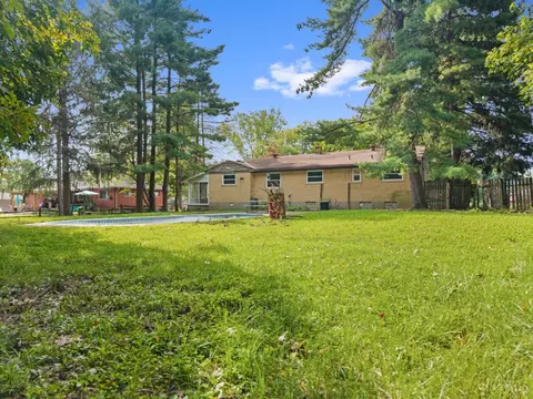 Exterior - 812 Diane Dr, Cincinnati, OH 45245 photo 10 of 10