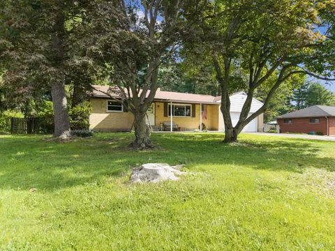 Exterior - 812 Diane Dr, Cincinnati, OH 45245 photo 3 of 10
