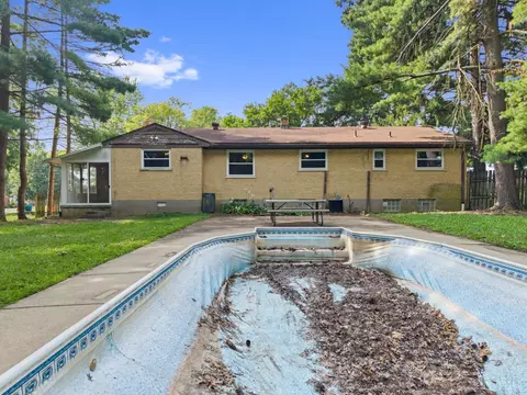 Exterior - 812 Diane Dr, Cincinnati, OH 45245 photo 9 of 10