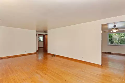 Living - 812 Diane Dr, Cincinnati, OH 45245 photo 1 of 5
