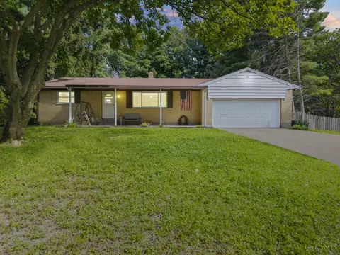 Exterior - 812 Diane Dr, Cincinnati, OH 45245 photo 2 of 10