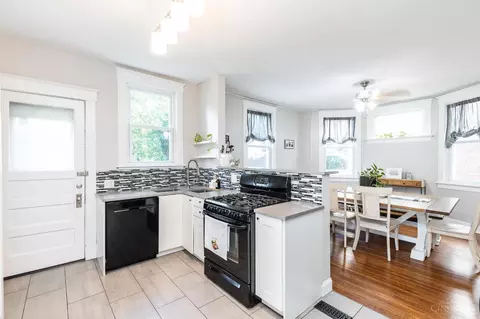 Kitchen - 717 Hand Ave, Cincinnati, OH 45232 photo 2 of 3
