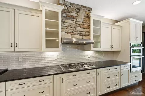 Kitchen - 809 Morgan Dr, Monroe, OH 45050 photo 7 of 8
