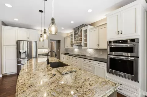 Kitchen - 809 Morgan Dr, Monroe, OH 45050 photo 6 of 8