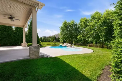 Exterior - 809 Morgan Dr, Monroe, OH 45050 photo 8 of 15