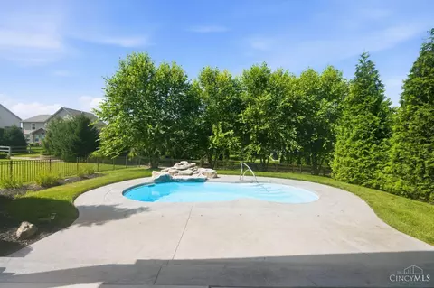 Exterior - 809 Morgan Dr, Monroe, OH 45050 photo 11 of 15