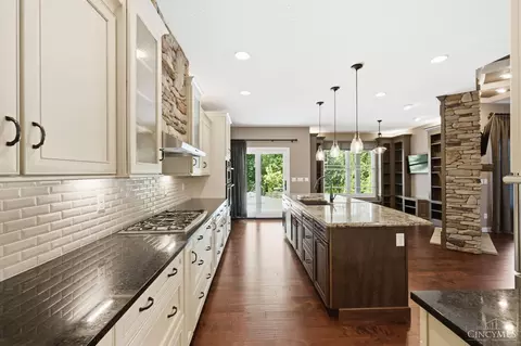 Kitchen - 809 Morgan Dr, Monroe, OH 45050 photo 3 of 8