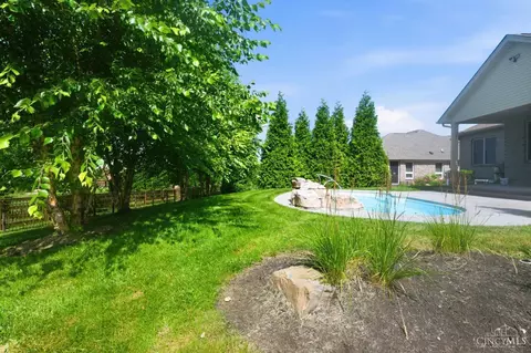 Exterior - 809 Morgan Dr, Monroe, OH 45050 photo 13 of 15