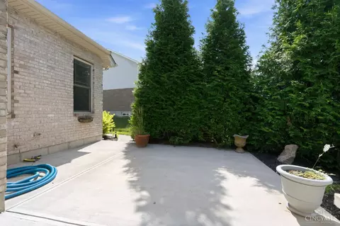 Exterior - 809 Morgan Dr, Monroe, OH 45050 photo 7 of 15