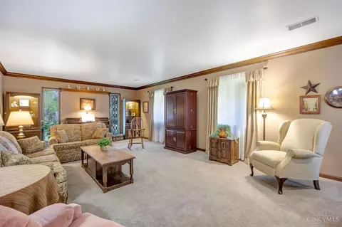 Living - 5195 Deeridge Ln, Cincinnati, OH 45247 photo 2 of 4