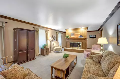 Living - 5195 Deeridge Ln, Cincinnati, OH 45247 photo 3 of 4