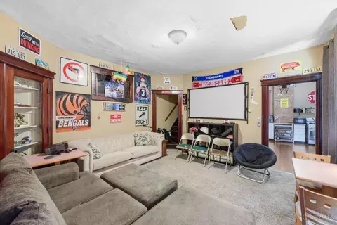 Living - 404 Ada St, Cincinnati, OH 45219 photo 2 of 3