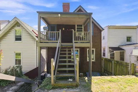 Exterior - 404 Ada St, Cincinnati, OH 45219 photo 3 of 4