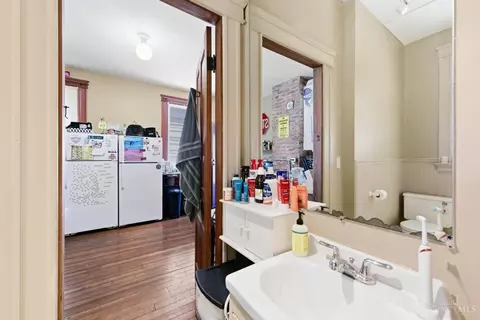 Bath - 404 Ada St, Cincinnati, OH 45219 photo 5 of 5