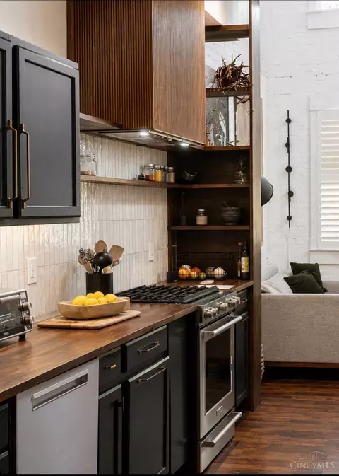 Kitchen - 4173 Dane Ave, Cincinnati, OH 45223 photo 8 of 10