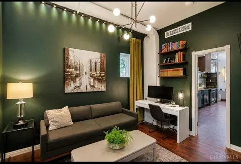 Living - 4173 Dane Ave, Cincinnati, OH 45223 photo 4 of 4