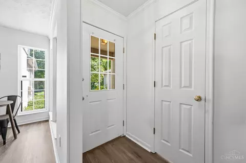 Entry Way - 9737 Troon Ct, Blue Ash, OH 45241 photo 2 of 9