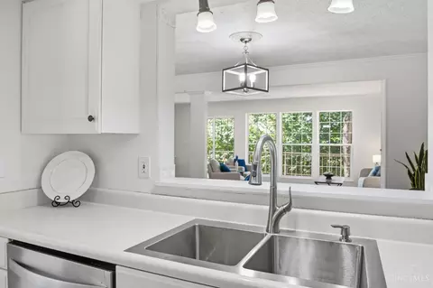 Kitchen - 9737 Troon Ct, Blue Ash, OH 45241 photo 3 of 4