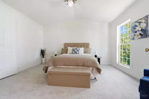 Bedroom - 9737 Troon Ct, Blue Ash, OH 45241 photo 4 of 8