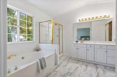 Bath - 9737 Troon Ct, Blue Ash, OH 45241 photo 1 of 6