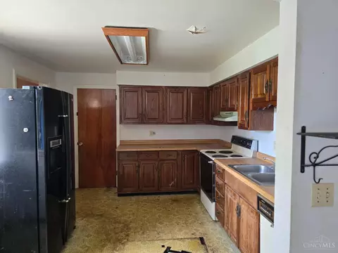Kitchen - 619 Wilfert Dr, Cincinnati, OH 45245 photo 1 of 1