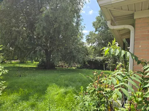 Exterior - 619 Wilfert Dr, Cincinnati, OH 45245 photo 6 of 7