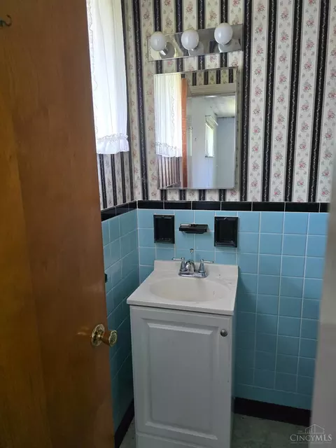 Bath - 619 Wilfert Dr, Cincinnati, OH 45245 photo 2 of 2