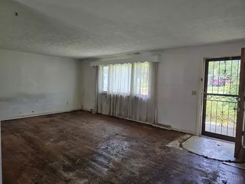 Living - 619 Wilfert Dr, Cincinnati, OH 45245 photo 1 of 3