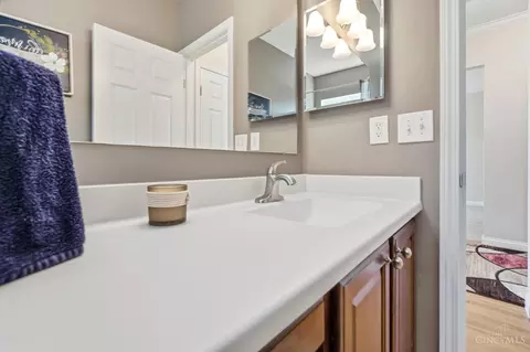 Bath - 655 Hyacinth Rd, Cincinnati, OH 45245 photo 5 of 10