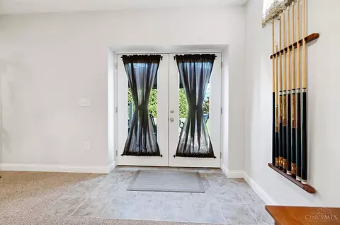 Entry Way - 655 Hyacinth Rd, Cincinnati, OH 45245 photo 6 of 6