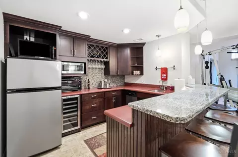 Kitchen - 655 Hyacinth Rd, Cincinnati, OH 45245 photo 8 of 9