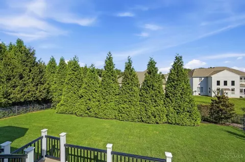 Exterior - 655 Hyacinth Rd, Cincinnati, OH 45245 photo 10 of 18
