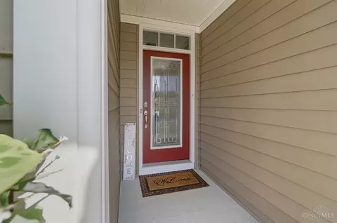 Exterior - 655 Hyacinth Rd, Cincinnati, OH 45245 photo 2 of 18