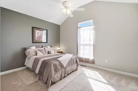 Bedroom - 655 Hyacinth Rd, Cincinnati, OH 45245 photo 4 of 8