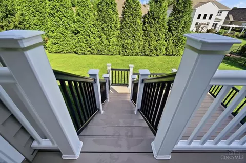 Exterior - 655 Hyacinth Rd, Cincinnati, OH 45245 photo 5 of 18