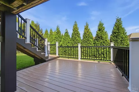 Exterior - 655 Hyacinth Rd, Cincinnati, OH 45245 photo 8 of 18